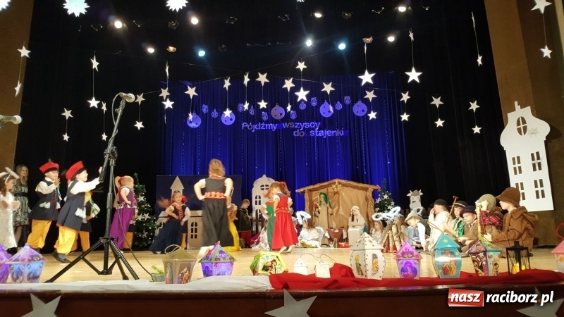 Zdjęcie w galerii na portalu naszraciborz.pl: Dzieci z Przedszkola nr 15 wystawiły jasełka na scenie RCK wiadomości z regionu