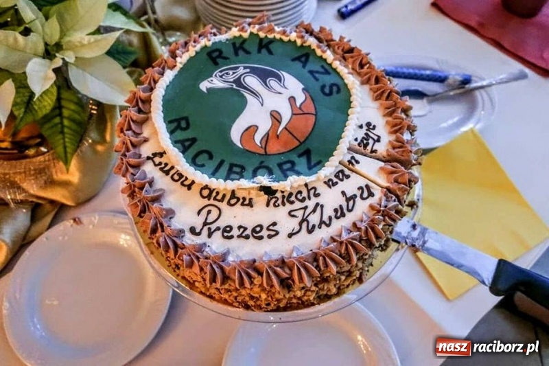 Zdjęcie w galerii na portalu naszraciborz.pl: Raciborskie koszykarki na wigilijce w Brax-Tonie  wiadomości z regionu