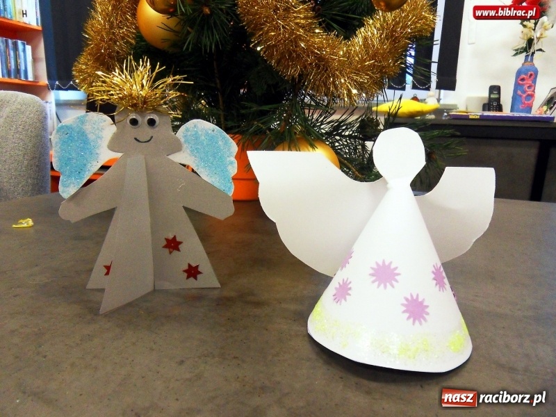 Zdjęcie w galerii na portalu naszraciborz.pl: Świąteczne aniołki w bibliotece w Markowicach wiadomości z regionu