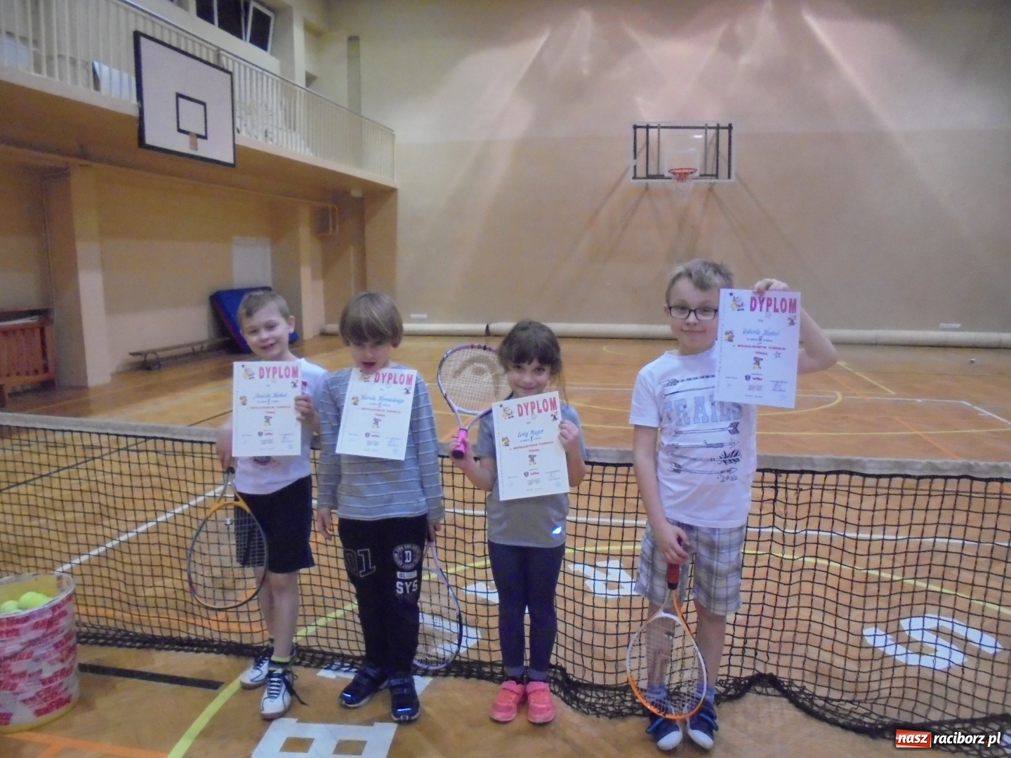 Zdjęcie w galerii na portalu naszraciborz.pl: Tenisowy turniej mikołajkowy dzieci  wiadomości z regionu
