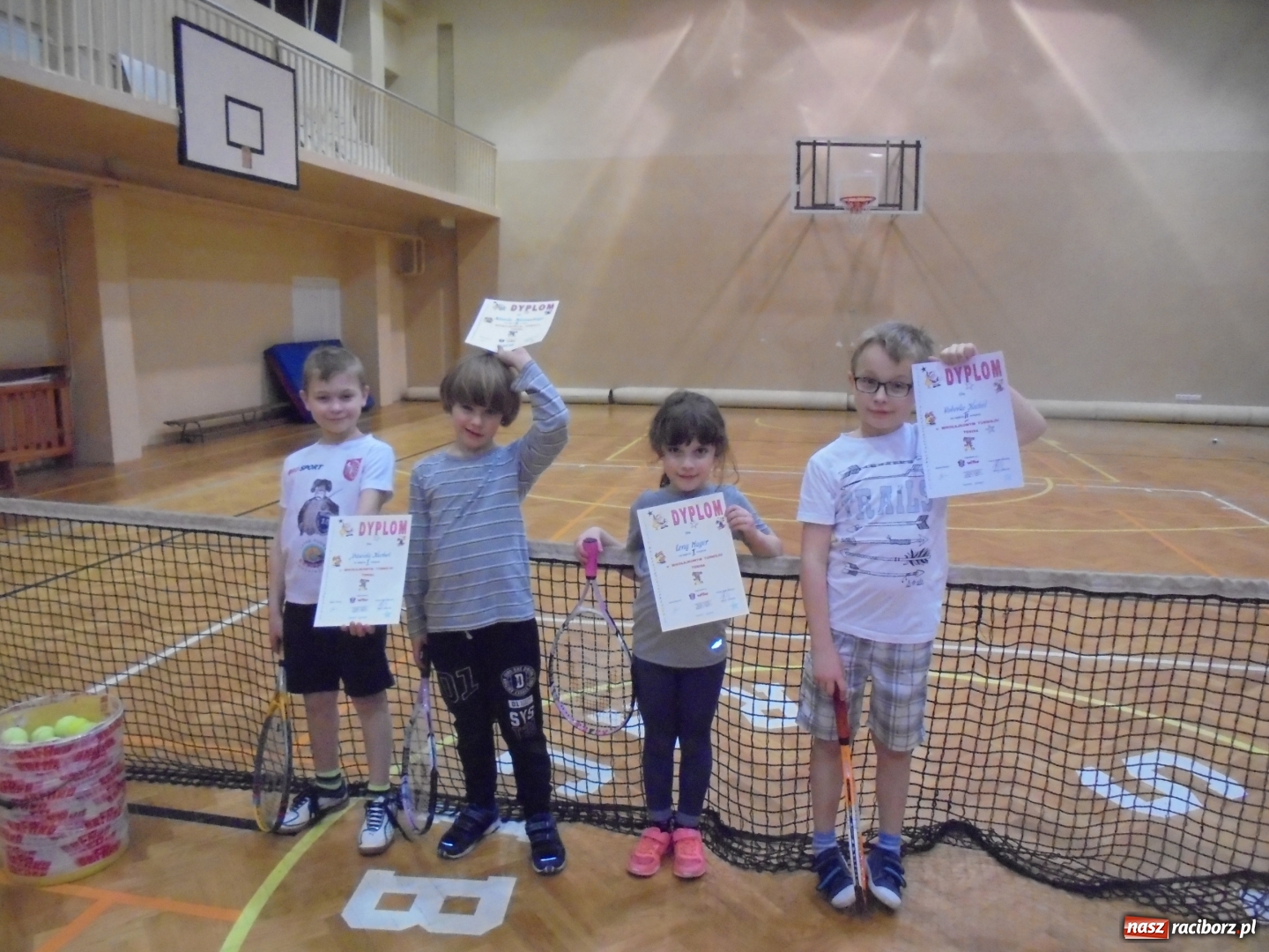 Zdjęcie w galerii na portalu naszraciborz.pl: Tenisowy turniej mikołajkowy dzieci  wiadomości z regionu
