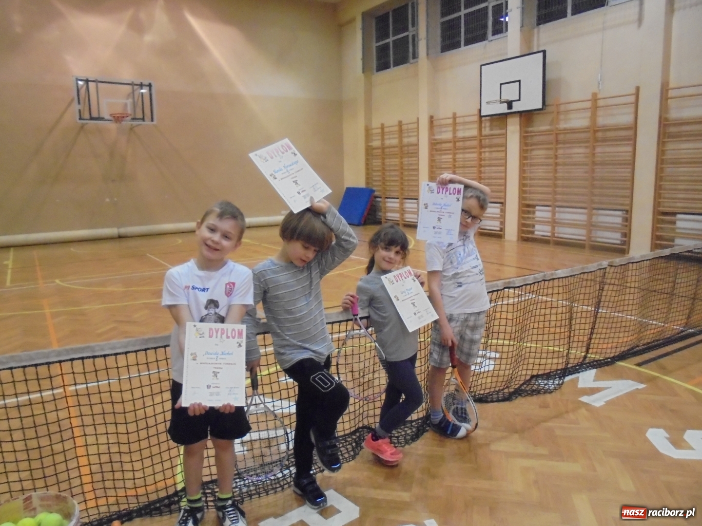 Zdjęcie w galerii na portalu naszraciborz.pl: Tenisowy turniej mikołajkowy dzieci  wiadomości z regionu