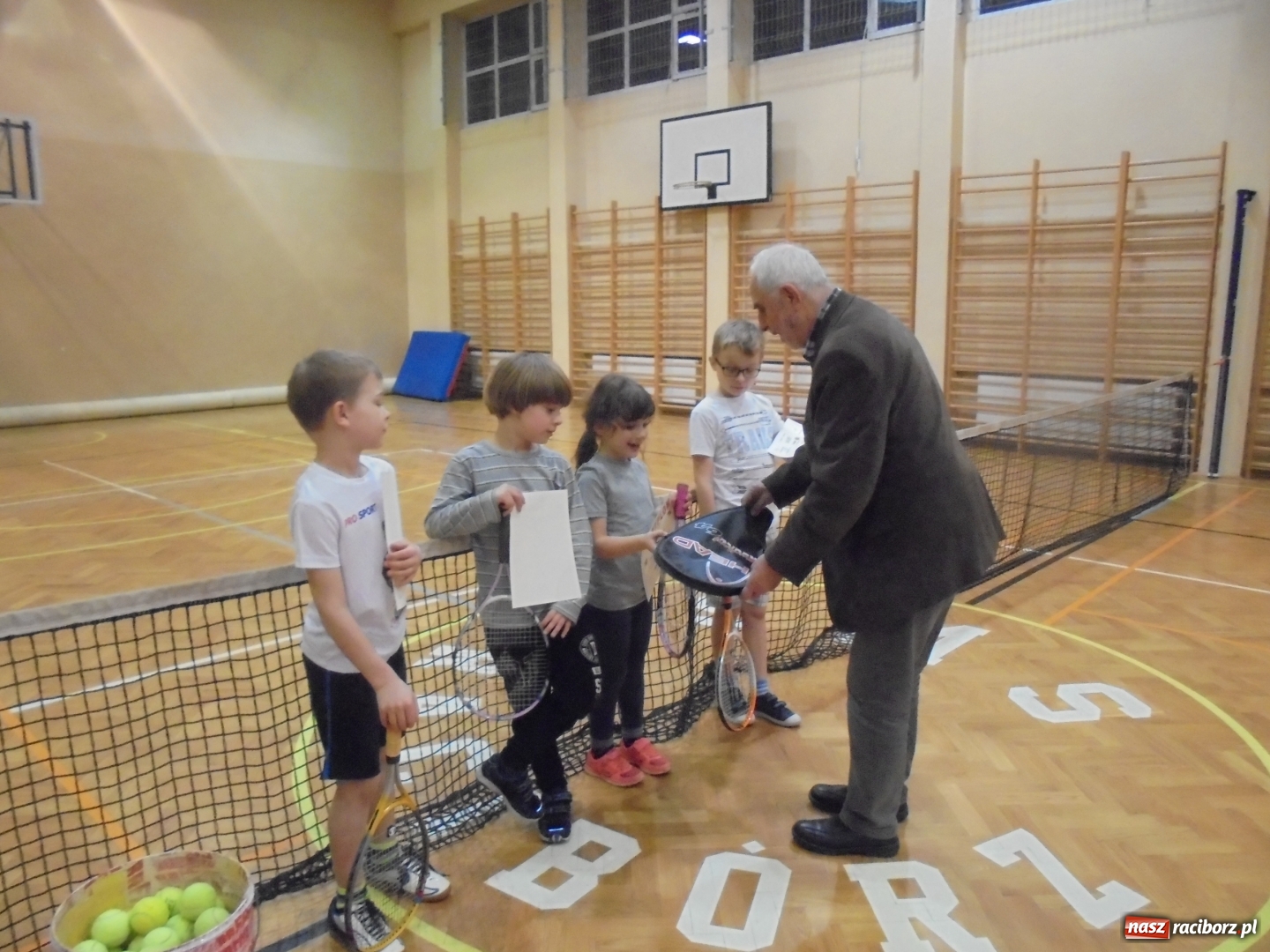 Zdjęcie w galerii na portalu naszraciborz.pl: Tenisowy turniej mikołajkowy dzieci  wiadomości z regionu