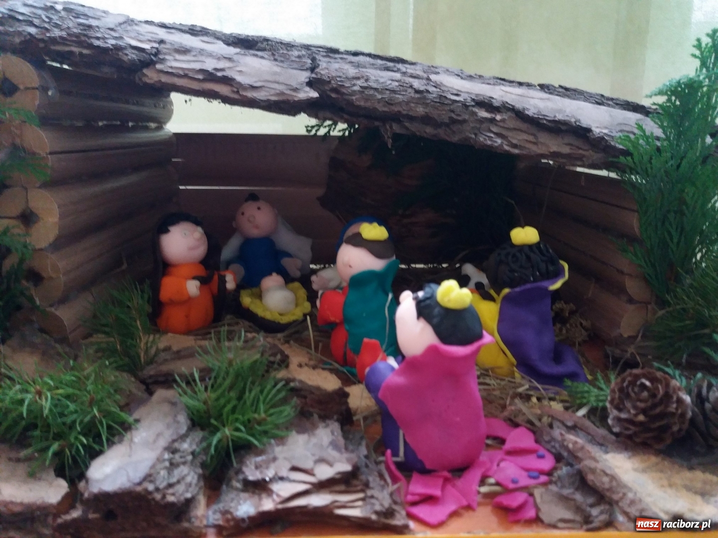 Zdjęcie w galerii na portalu naszraciborz.pl: Międzyszkolny Konkurs Plastyczny Rodzinna Szopka Bożonarodzeniowa  wiadomości z regionu