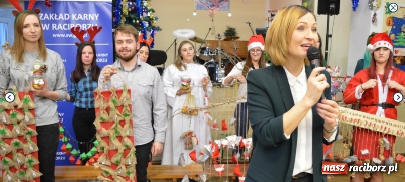 Zdjęcie w galerii na portalu naszraciborz.pl: Boże Narodzenie w Zakładzie Karnym. Był Mikołaj z rodziną i prezenty dla dzieci  wiadomości z regionu