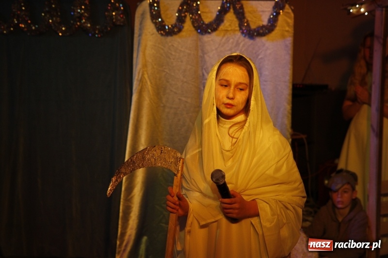 Zdjęcie w galerii na portalu naszraciborz.pl: Przy wielkim wigilijnym stole w ZSOMS wiadomości z regionu