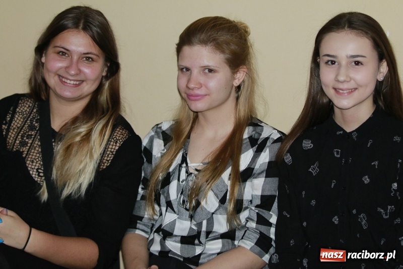 Zdjęcie w galerii na portalu naszraciborz.pl: Przy wielkim wigilijnym stole w ZSOMS wiadomości z regionu