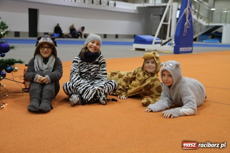 Zdjęcie w galerii na portalu naszraciborz.pl: Przy wielkim wigilijnym stole w ZSOMS wiadomości z regionu