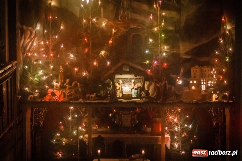Zdjęcie w galerii na portalu naszraciborz.pl: Do szopy, hej pasterze, do szopy, bo tam cud! Zobaczcie raciborskie stajenki AD 2017 wiadomości z regionu