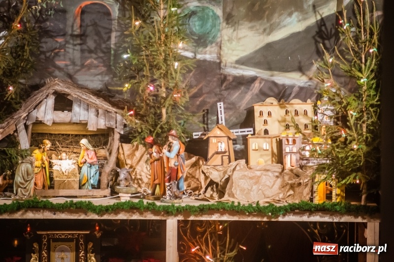 Zdjęcie w galerii na portalu naszraciborz.pl: Do szopy, hej pasterze, do szopy, bo tam cud! Zobaczcie raciborskie stajenki AD 2017 wiadomości z regionu