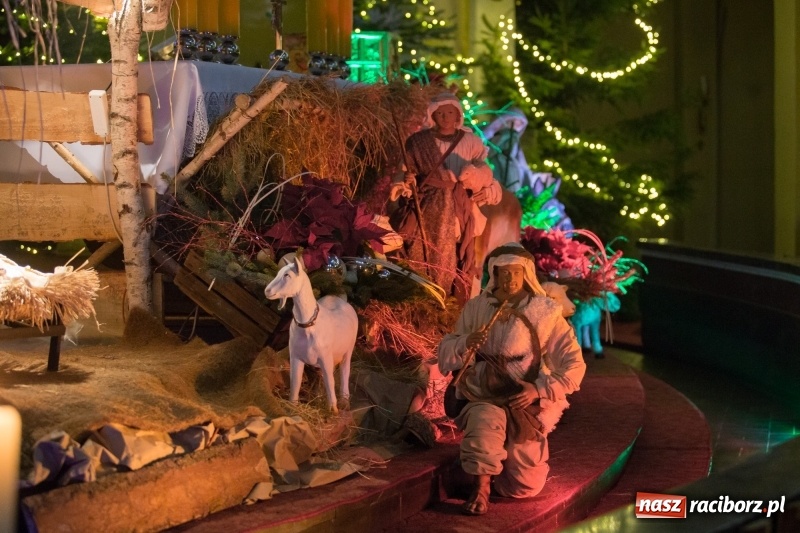 Zdjęcie w galerii na portalu naszraciborz.pl: Do szopy, hej pasterze, do szopy, bo tam cud! Zobaczcie raciborskie stajenki AD 2017 wiadomości z regionu