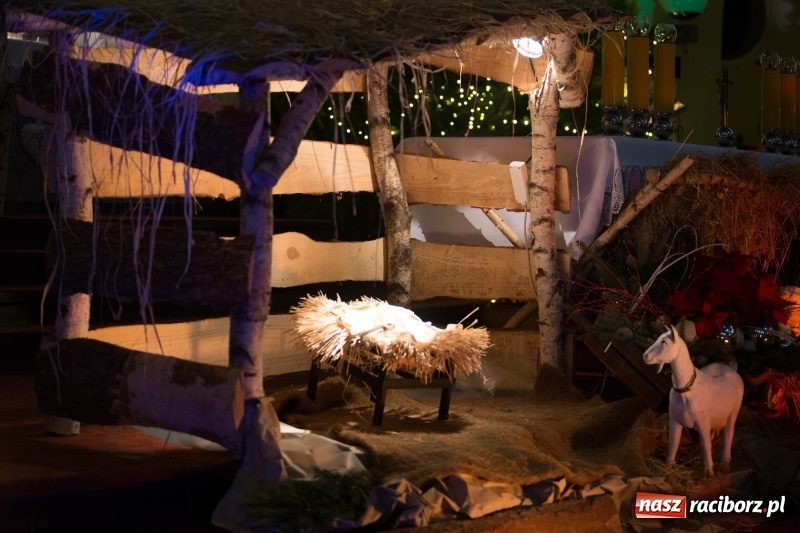 Zdjęcie w galerii na portalu naszraciborz.pl: Do szopy, hej pasterze, do szopy, bo tam cud! Zobaczcie raciborskie stajenki AD 2017 wiadomości z regionu