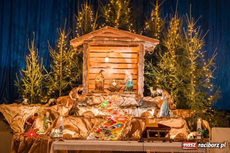 Zdjęcie w galerii na portalu naszraciborz.pl: Do szopy, hej pasterze, do szopy, bo tam cud! Zobaczcie raciborskie stajenki AD 2017 wiadomości z regionu
