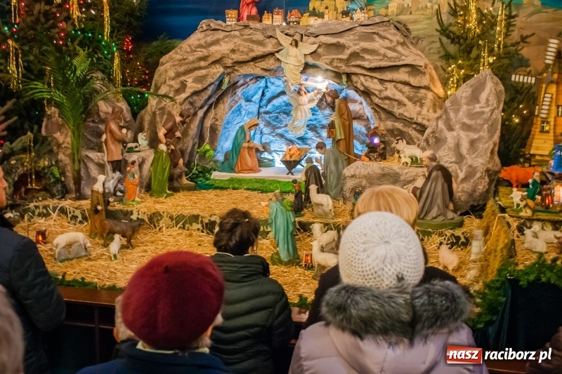 Zdjęcie w galerii na portalu naszraciborz.pl: Do szopy, hej pasterze, do szopy, bo tam cud! Zobaczcie raciborskie stajenki AD 2017 wiadomości z regionu