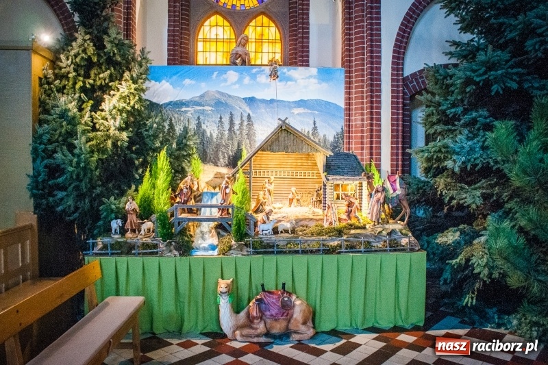 Zdjęcie w galerii na portalu naszraciborz.pl: Do szopy, hej pasterze, do szopy, bo tam cud! Zobaczcie raciborskie stajenki AD 2017 wiadomości z regionu