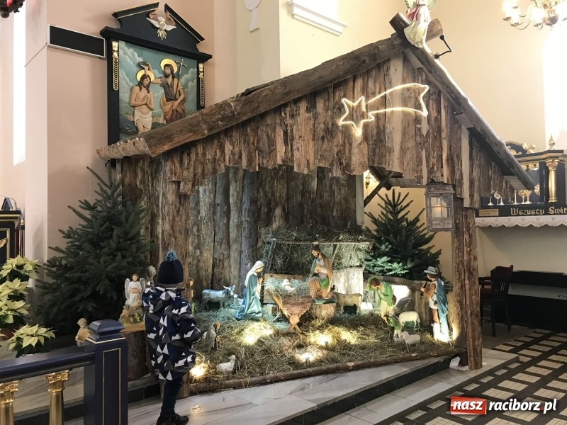 Zdjęcie w galerii na portalu naszraciborz.pl: Do szopy, hej pasterze, do szopy, bo tam cud! Zobaczcie raciborskie stajenki AD 2017 wiadomości z regionu