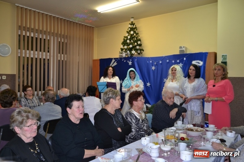 Zdjęcie w galerii na portalu naszraciborz.pl: Przy wigilijnym stole w gminie Krzyżanowice wiadomości z regionu