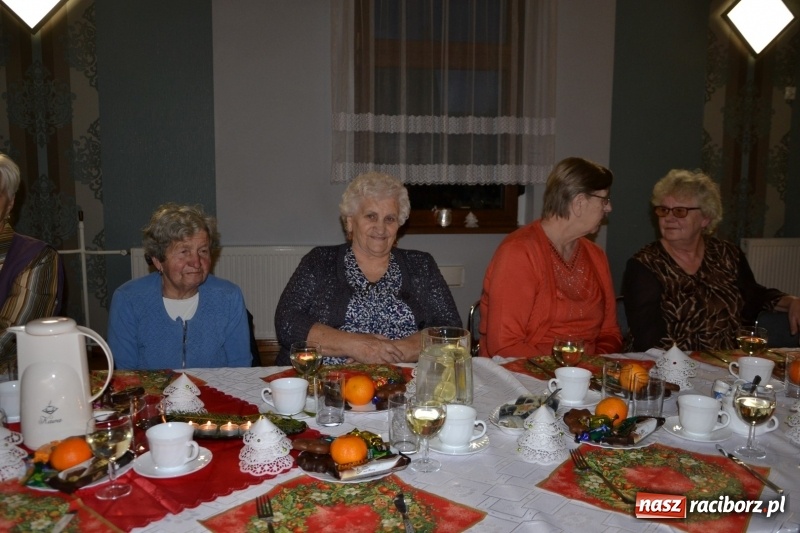 Zdjęcie w galerii na portalu naszraciborz.pl: Przy wigilijnym stole w gminie Krzyżanowice wiadomości z regionu