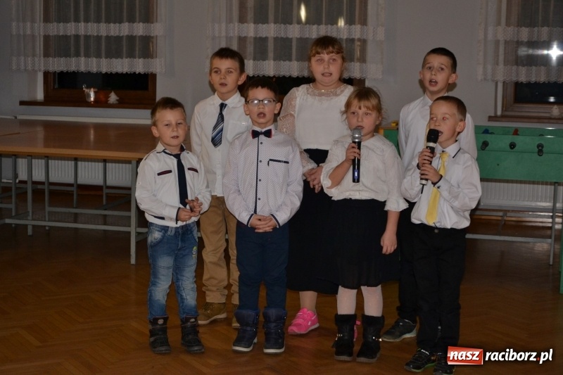 Zdjęcie w galerii na portalu naszraciborz.pl: Przy wigilijnym stole w gminie Krzyżanowice wiadomości z regionu