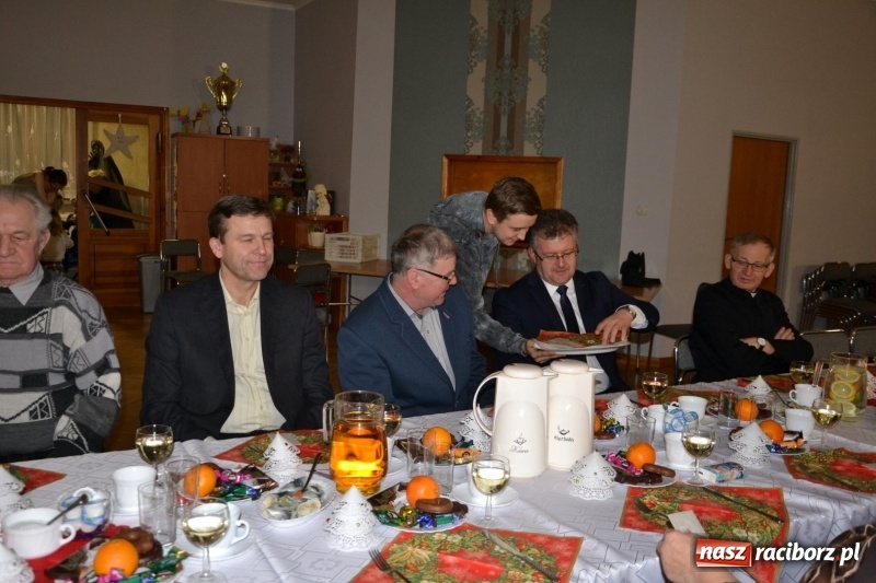 Zdjęcie w galerii na portalu naszraciborz.pl: Przy wigilijnym stole w gminie Krzyżanowice wiadomości z regionu
