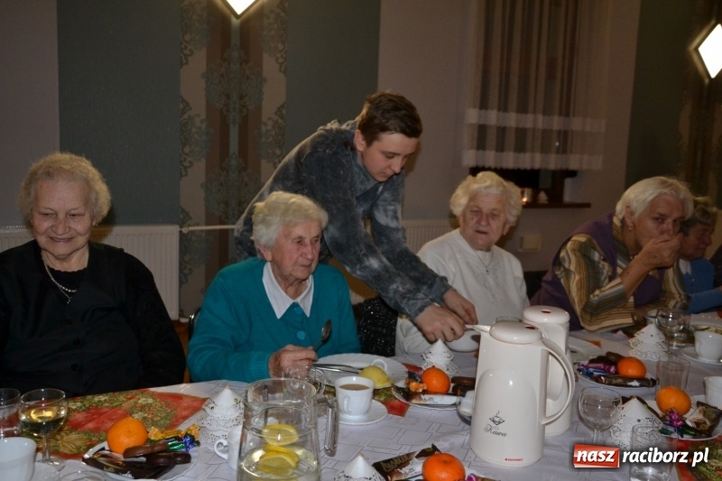 Zdjęcie w galerii na portalu naszraciborz.pl: Przy wigilijnym stole w gminie Krzyżanowice wiadomości z regionu