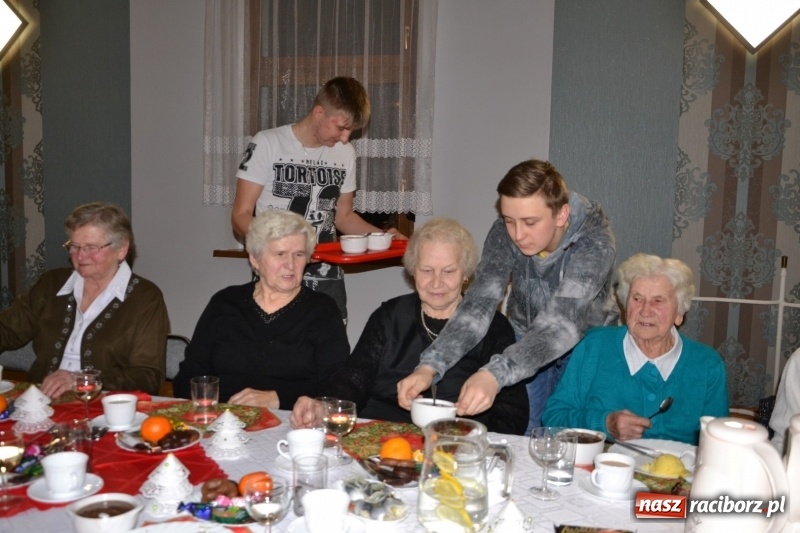 Zdjęcie w galerii na portalu naszraciborz.pl: Przy wigilijnym stole w gminie Krzyżanowice wiadomości z regionu