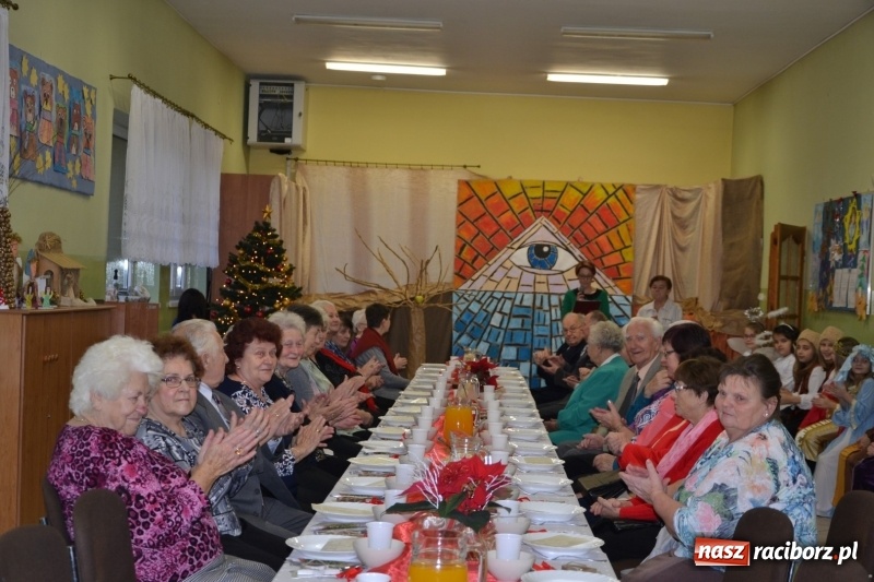 Zdjęcie w galerii na portalu naszraciborz.pl: Przy wigilijnym stole w gminie Krzyżanowice wiadomości z regionu