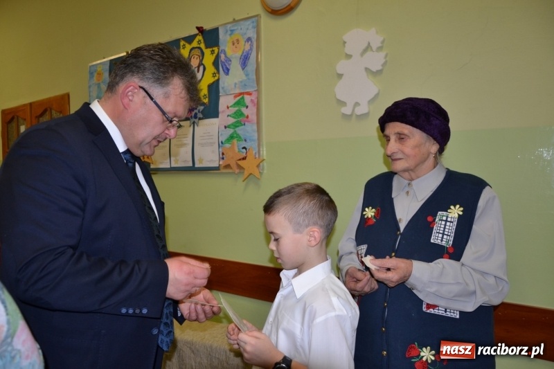 Zdjęcie w galerii na portalu naszraciborz.pl: Przy wigilijnym stole w gminie Krzyżanowice wiadomości z regionu