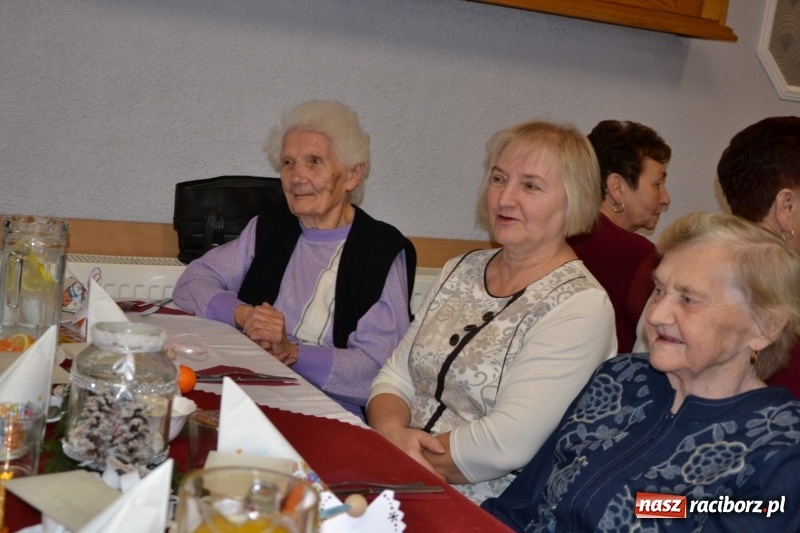 Zdjęcie w galerii na portalu naszraciborz.pl: Przy wigilijnym stole w gminie Krzyżanowice wiadomości z regionu