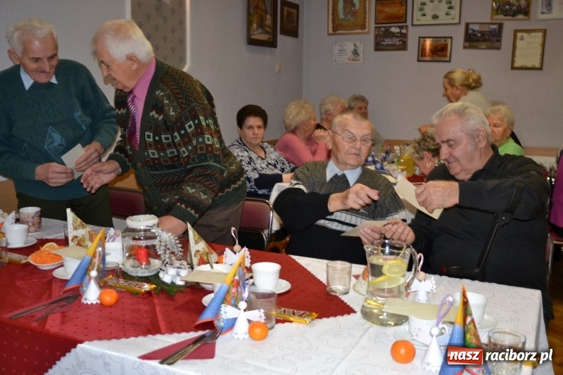 Zdjęcie w galerii na portalu naszraciborz.pl: Przy wigilijnym stole w gminie Krzyżanowice wiadomości z regionu