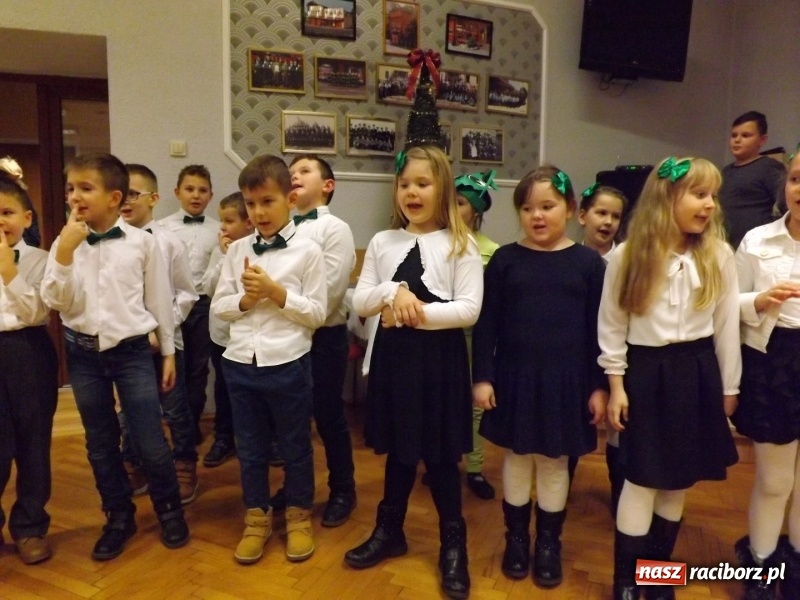 Zdjęcie w galerii na portalu naszraciborz.pl: Przy wigilijnym stole w gminie Krzyżanowice wiadomości z regionu