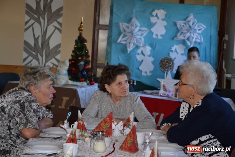 Zdjęcie w galerii na portalu naszraciborz.pl: Przy wigilijnym stole w gminie Krzyżanowice wiadomości z regionu