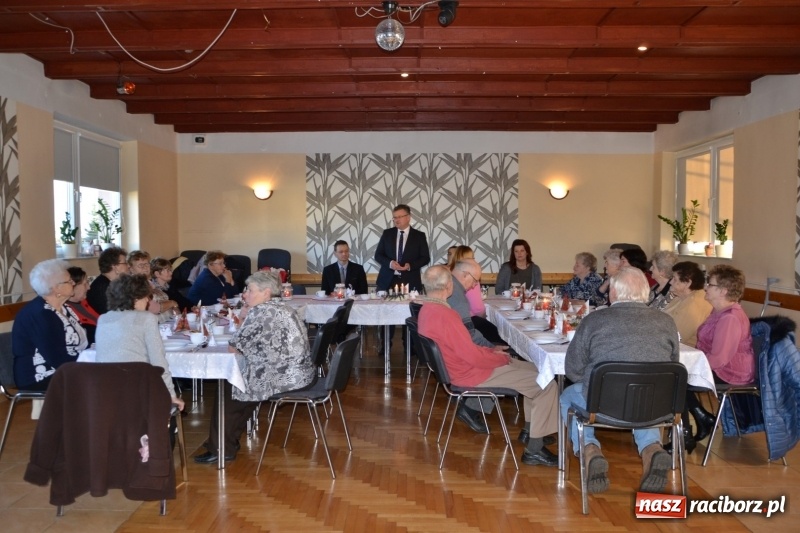 Zdjęcie w galerii na portalu naszraciborz.pl: Przy wigilijnym stole w gminie Krzyżanowice wiadomości z regionu