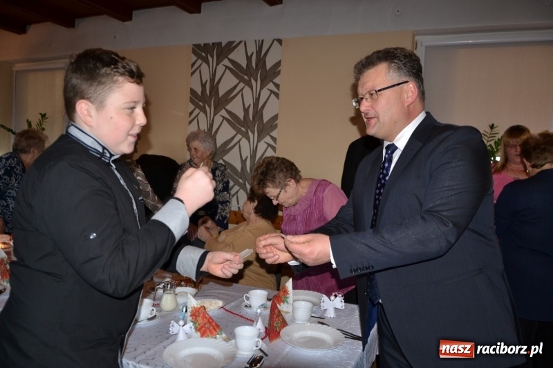 Zdjęcie w galerii na portalu naszraciborz.pl: Przy wigilijnym stole w gminie Krzyżanowice wiadomości z regionu