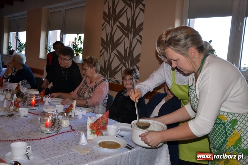 Zdjęcie w galerii na portalu naszraciborz.pl: Przy wigilijnym stole w gminie Krzyżanowice wiadomości z regionu