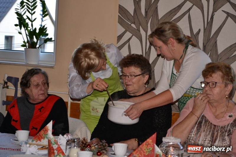 Zdjęcie w galerii na portalu naszraciborz.pl: Przy wigilijnym stole w gminie Krzyżanowice wiadomości z regionu