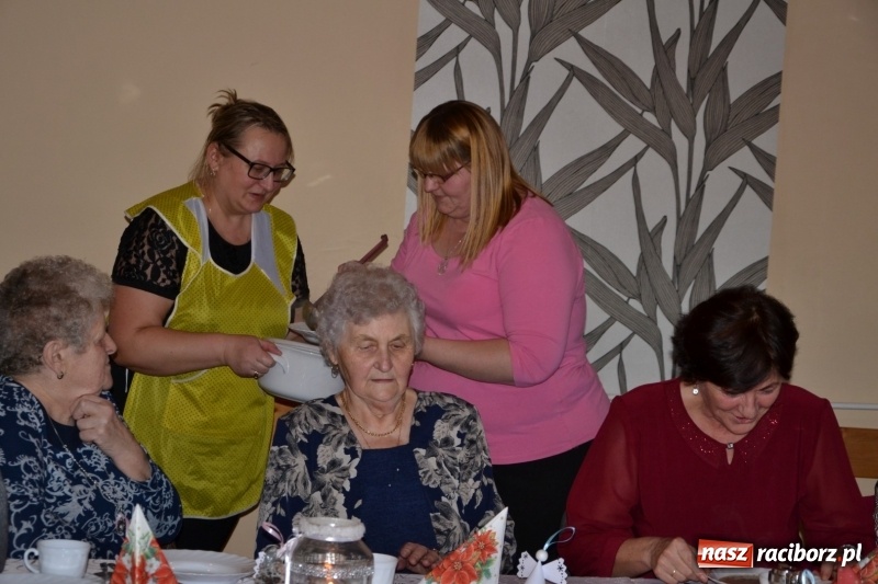 Zdjęcie w galerii na portalu naszraciborz.pl: Przy wigilijnym stole w gminie Krzyżanowice wiadomości z regionu