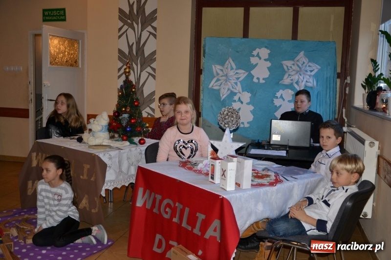 Zdjęcie w galerii na portalu naszraciborz.pl: Przy wigilijnym stole w gminie Krzyżanowice wiadomości z regionu