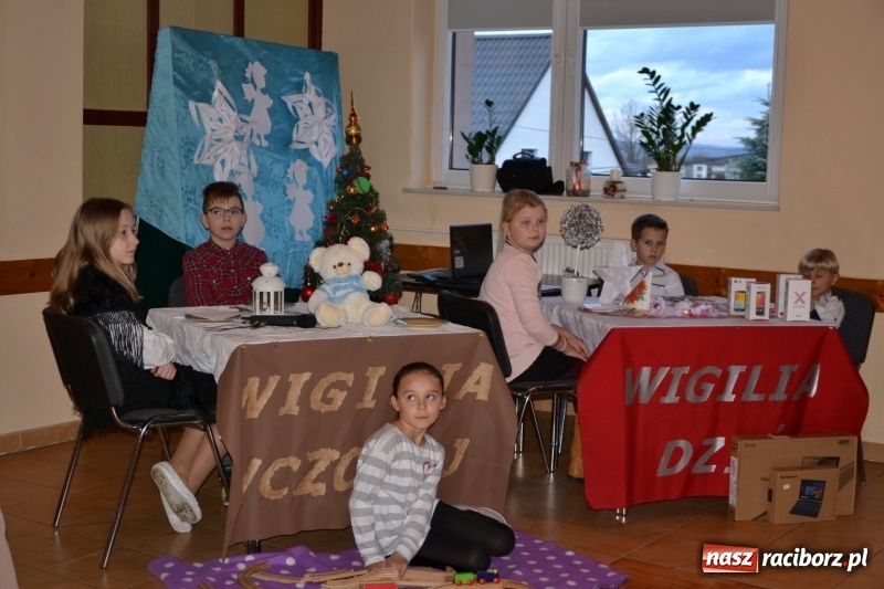 Zdjęcie w galerii na portalu naszraciborz.pl: Przy wigilijnym stole w gminie Krzyżanowice wiadomości z regionu