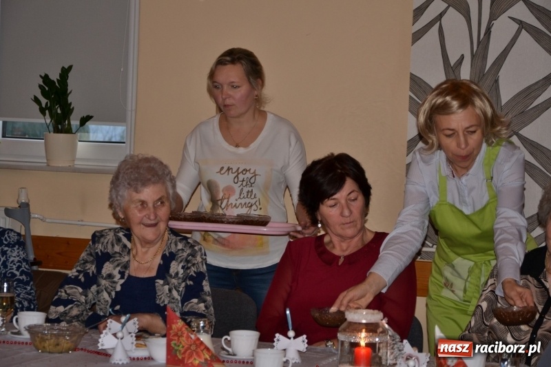 Zdjęcie w galerii na portalu naszraciborz.pl: Przy wigilijnym stole w gminie Krzyżanowice wiadomości z regionu