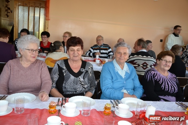 Zdjęcie w galerii na portalu naszraciborz.pl: Przy wigilijnym stole w gminie Krzyżanowice wiadomości z regionu