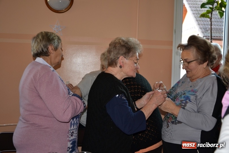 Zdjęcie w galerii na portalu naszraciborz.pl: Przy wigilijnym stole w gminie Krzyżanowice wiadomości z regionu