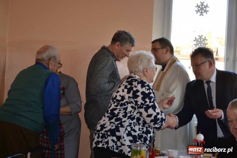 Zdjęcie w galerii na portalu naszraciborz.pl: Przy wigilijnym stole w gminie Krzyżanowice wiadomości z regionu