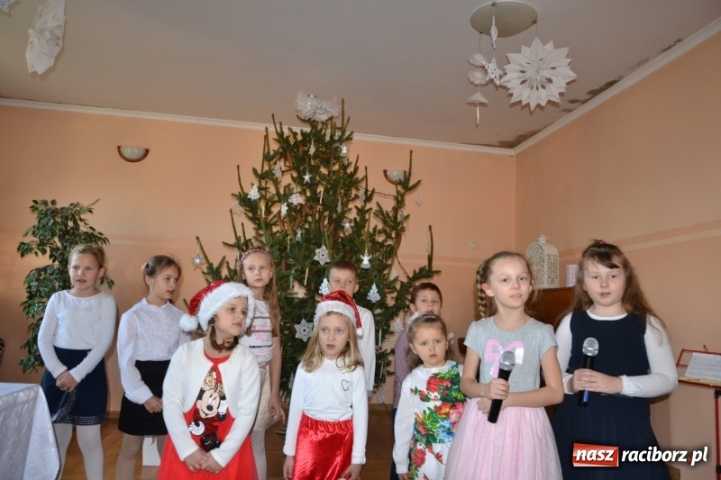 Zdjęcie w galerii na portalu naszraciborz.pl: Przy wigilijnym stole w gminie Krzyżanowice wiadomości z regionu