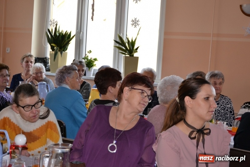 Zdjęcie w galerii na portalu naszraciborz.pl: Przy wigilijnym stole w gminie Krzyżanowice wiadomości z regionu