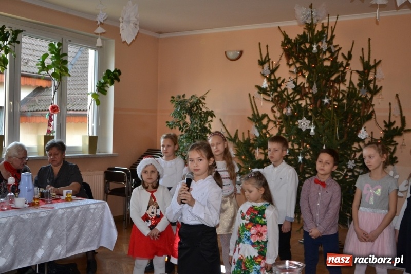 Zdjęcie w galerii na portalu naszraciborz.pl: Przy wigilijnym stole w gminie Krzyżanowice wiadomości z regionu