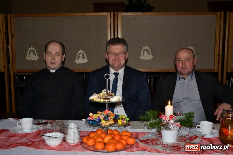 Zdjęcie w galerii na portalu naszraciborz.pl: Przy wigilijnym stole w gminie Krzyżanowice wiadomości z regionu