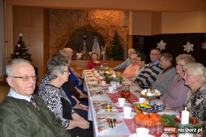 Zdjęcie w galerii na portalu naszraciborz.pl: Przy wigilijnym stole w gminie Krzyżanowice wiadomości z regionu
