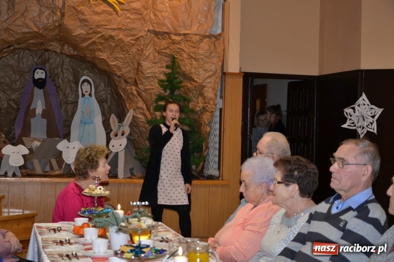 Zdjęcie w galerii na portalu naszraciborz.pl: Przy wigilijnym stole w gminie Krzyżanowice wiadomości z regionu