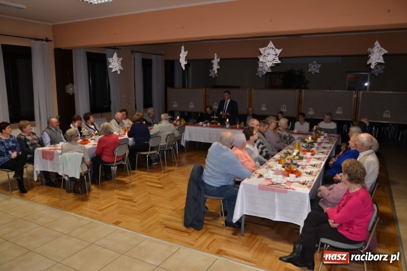 Zdjęcie w galerii na portalu naszraciborz.pl: Przy wigilijnym stole w gminie Krzyżanowice wiadomości z regionu